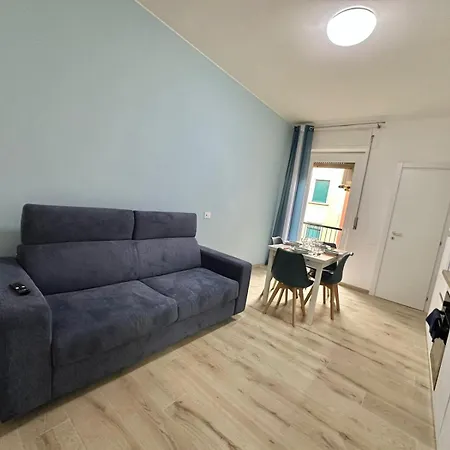 Lucania Azzurra Apartment, Elegante E Confortevole, Con Metro M3 Sotto Casa, Collegamento Diretto A Duomo Di E Stazione