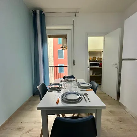 Lejlighed Lucania Azzurra Apartment, Elegante E Confortevole, Con Metro M3 Sotto Casa, Collegamento Diretto A Duomo Di E Stazione