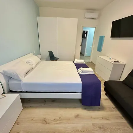 Lucania Azzurra Apartment, Elegante E Confortevole, Con Metro M3 Sotto Casa, Collegamento Diretto A Duomo Di E Stazione Lejlighed Milano