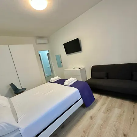 Lucania Azzurra Apartment, Elegante E Confortevole, Con Metro M3 Sotto Casa, Collegamento Diretto A Duomo Di E Stazione Lejlighed