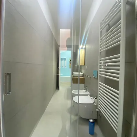 Lucania Azzurra Apartment, Elegante E Confortevole, Con Metro M3 Sotto Casa, Collegamento Diretto A Duomo Di E Stazione Apartmán *
