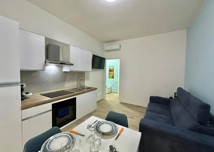 Lucania Azzurra Apartment, Elegante E Confortevole, Con Metro M3 Sotto Casa, Collegamento Diretto A Duomo Di E Stazione Apartmán Milán