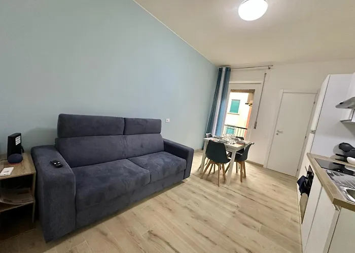 Lucania Azzurra Apartment, Elegante E Confortevole, Con Metro M3 Sotto Casa, Collegamento Diretto A Duomo Di E Stazione