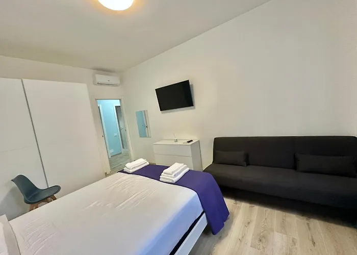 Apartmán Lucania Azzurra Apartment, Elegante E Confortevole, Con Metro M3 Sotto Casa, Collegamento Diretto A Duomo Di E Stazione
