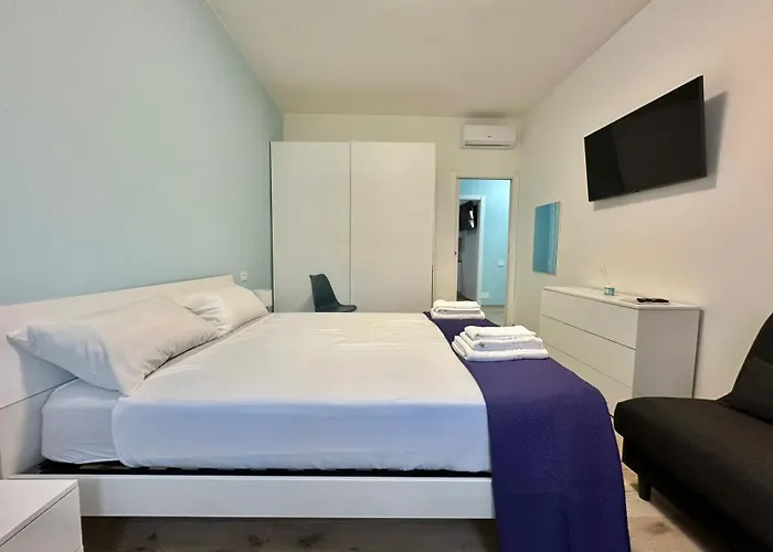 Lucania Azzurra Apartment, Elegante E Confortevole, Con Metro M3 Sotto Casa, Collegamento Diretto A Duomo Di E Stazione Apartmán Milán