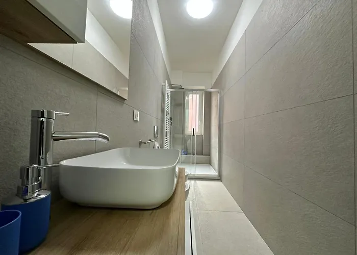 Lucania Azzurra Apartment, Elegante E Confortevole, Con Metro M3 Sotto Casa, Collegamento Diretto A Duomo Di E Stazione Apartmán Milán