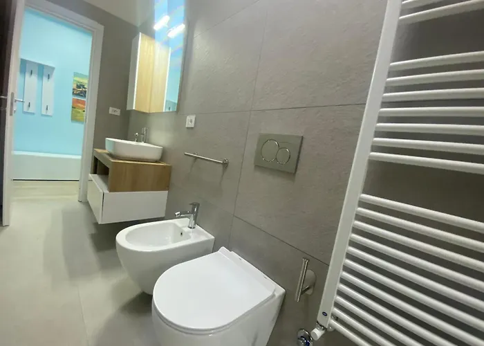 Lucania Azzurra Apartment, Elegante E Confortevole, Con Metro M3 Sotto Casa, Collegamento Diretto A Duomo Di E Stazione Apartmán Milán