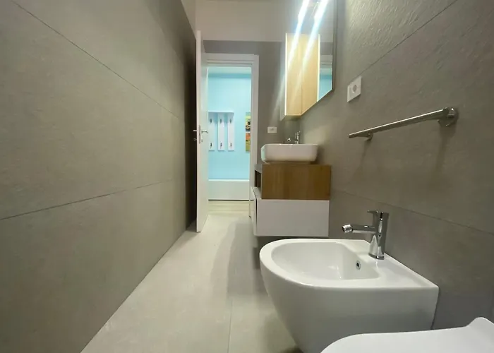 Lucania Azzurra Apartment, Elegante E Confortevole, Con Metro M3 Sotto Casa, Collegamento Diretto A Duomo Di E Stazione Apartmán