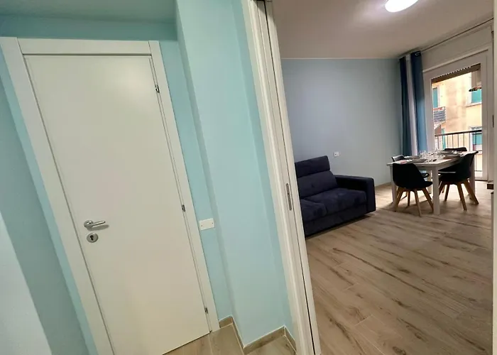 Lucania Azzurra Apartment, Elegante E Confortevole, Con Metro M3 Sotto Casa, Collegamento Diretto A Duomo Di E Stazione Apartmán *