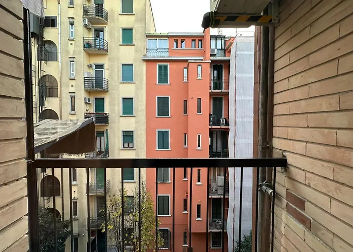 Lucania Azzurra Apartment, Elegante E Confortevole, Con Metro M3 Sotto Casa, Collegamento Diretto A Duomo Di E Stazione Apartmán *
